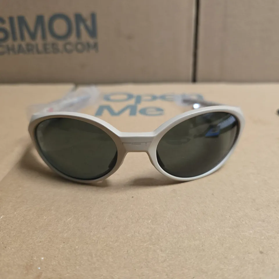 PAIR OF OAKLEY GLASSES WITH BEIGE FRAMES AND CARRY CASE
