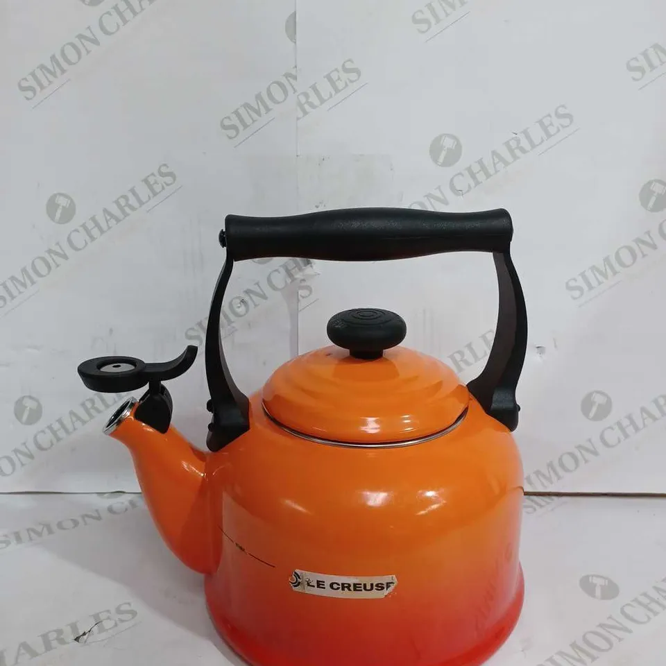LE CREUSET STOVE KETTLE 2.1L