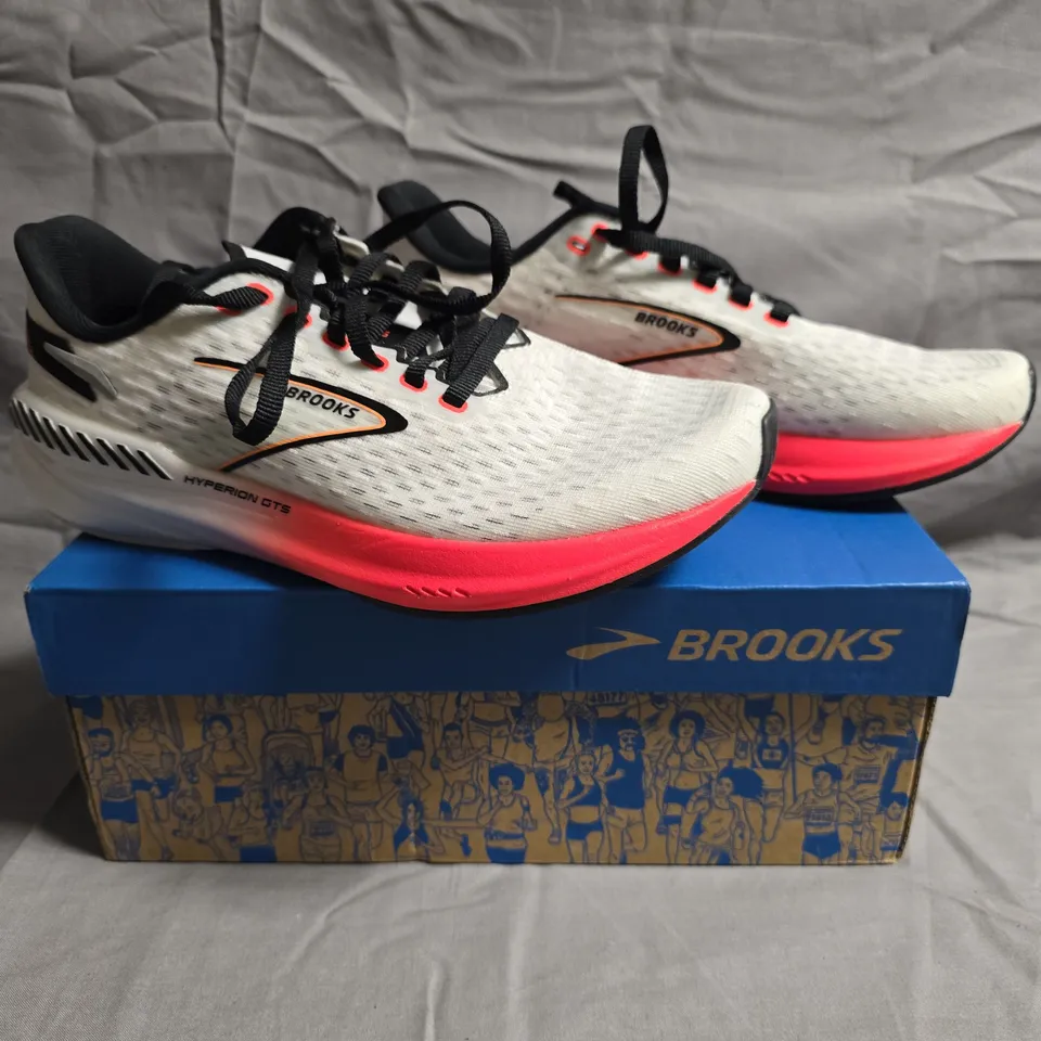 BOXED PAIR OF BROOKS HYPERION GTS SHOES IN WHITE/CORAL/ORANGE SIZE UK 5