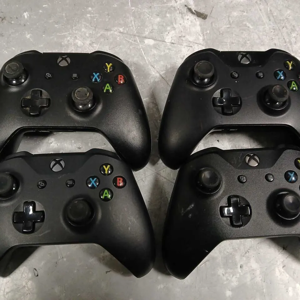 LOT OF 4 WIRELESS CONTROLLERS FOR XBOX ONE