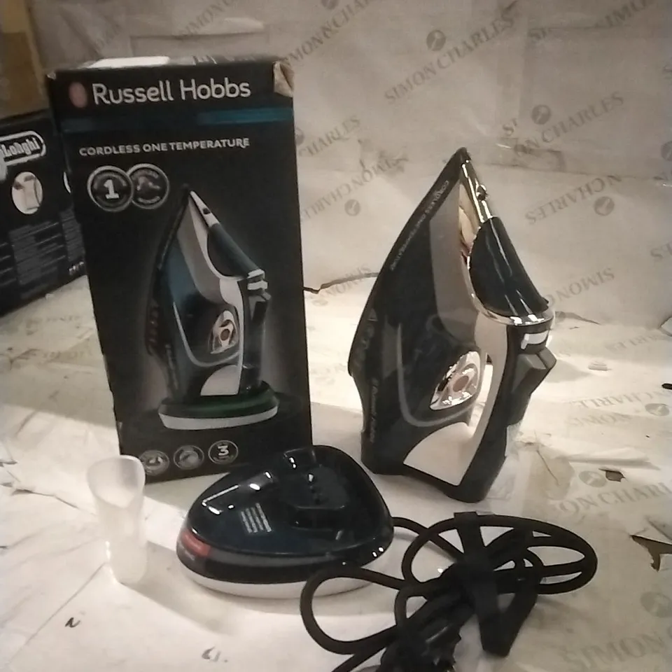 BOXED RUSSELL HOBBS CORDLESS ONE TEMPERATURE 2600W IRON