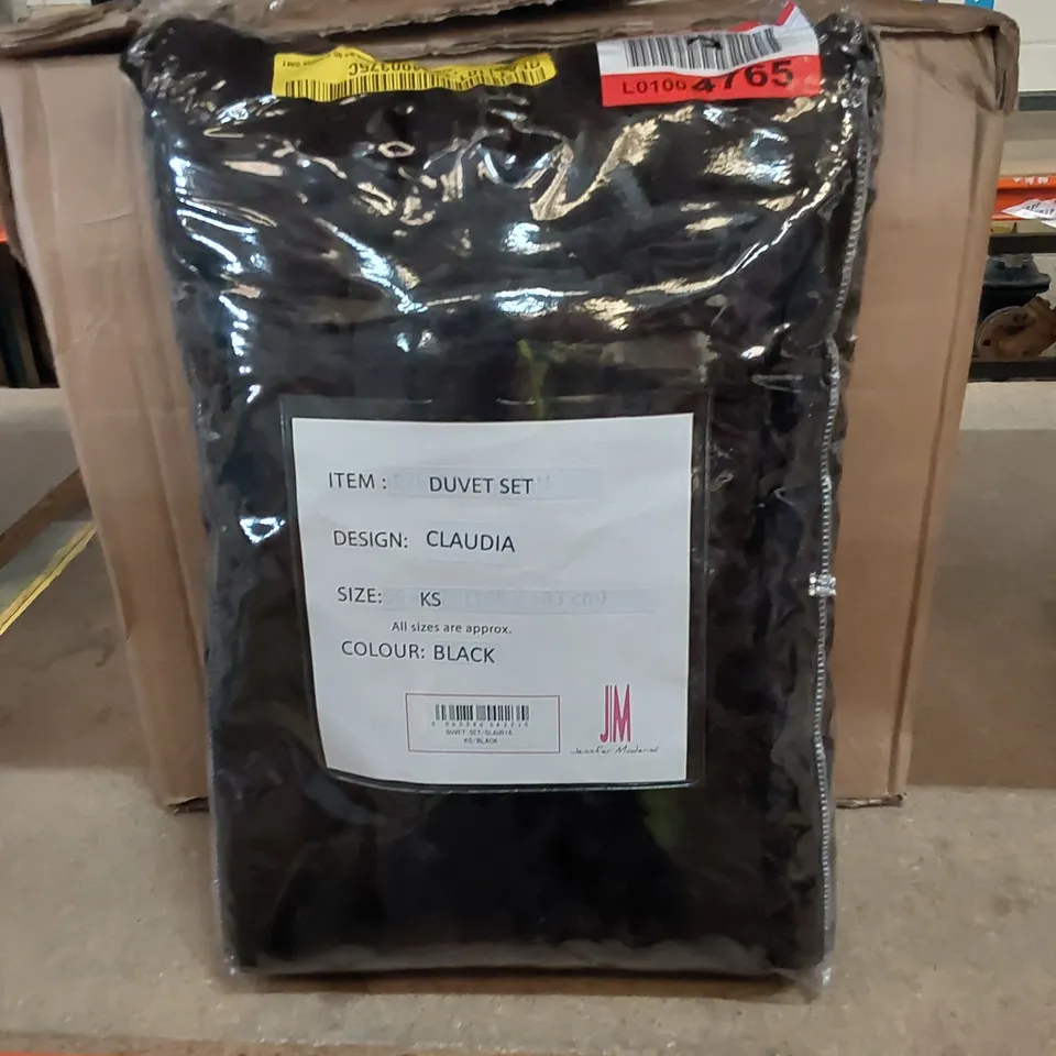 BAGGED AMIRA MICROFIBRE 144 TC DUVET COVER SET IN BLACK 