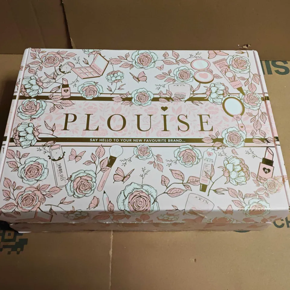 LOT OF 6 ASSORTED PLOUISE COSMETIC ITEMS TO INCLUDE BODY FOAM AND FIZZY POPS
