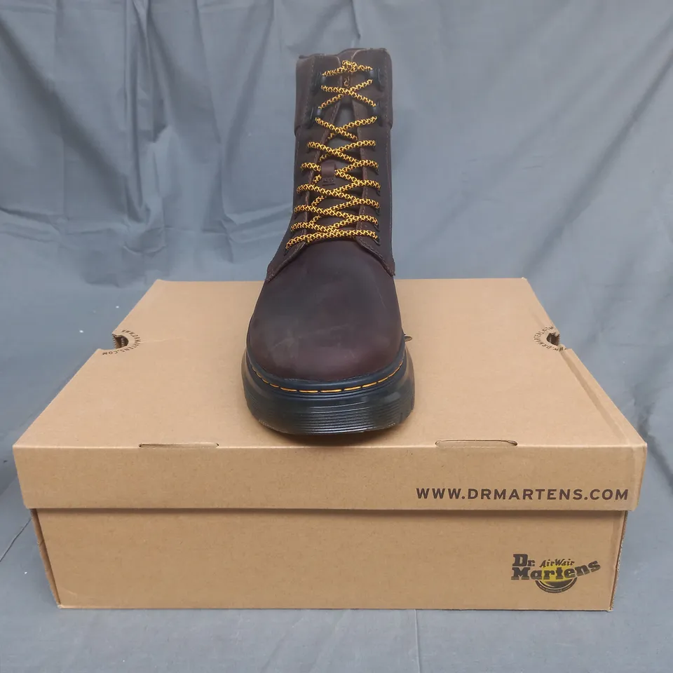 BOXED PAIR OF DR MARTENS BOOTS IN DARK BROWN SIZE UK 10