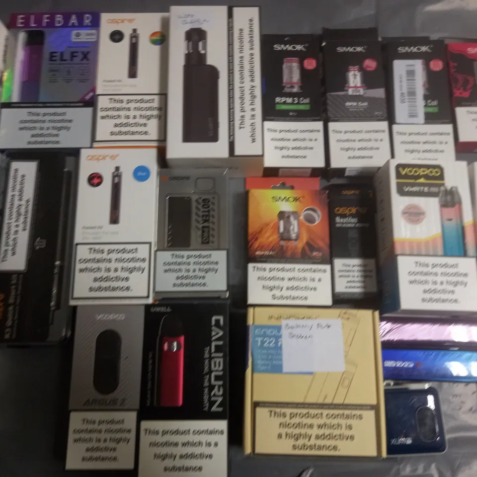 LOT OF APPROXIMATELY 25 ASSORTED VAPING ITEMS TO INCLUDE SMOK, ASPIRE AND VOOPOO