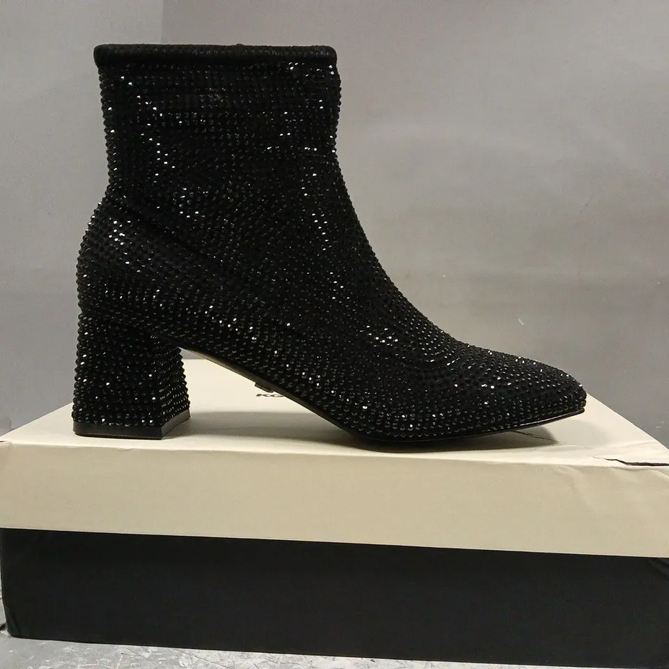 BOXED PAIR OF KURT GEIGER STORM GEM BLOCK HEEL ANKLE BOOTS IN BLACK SIZE EU 39