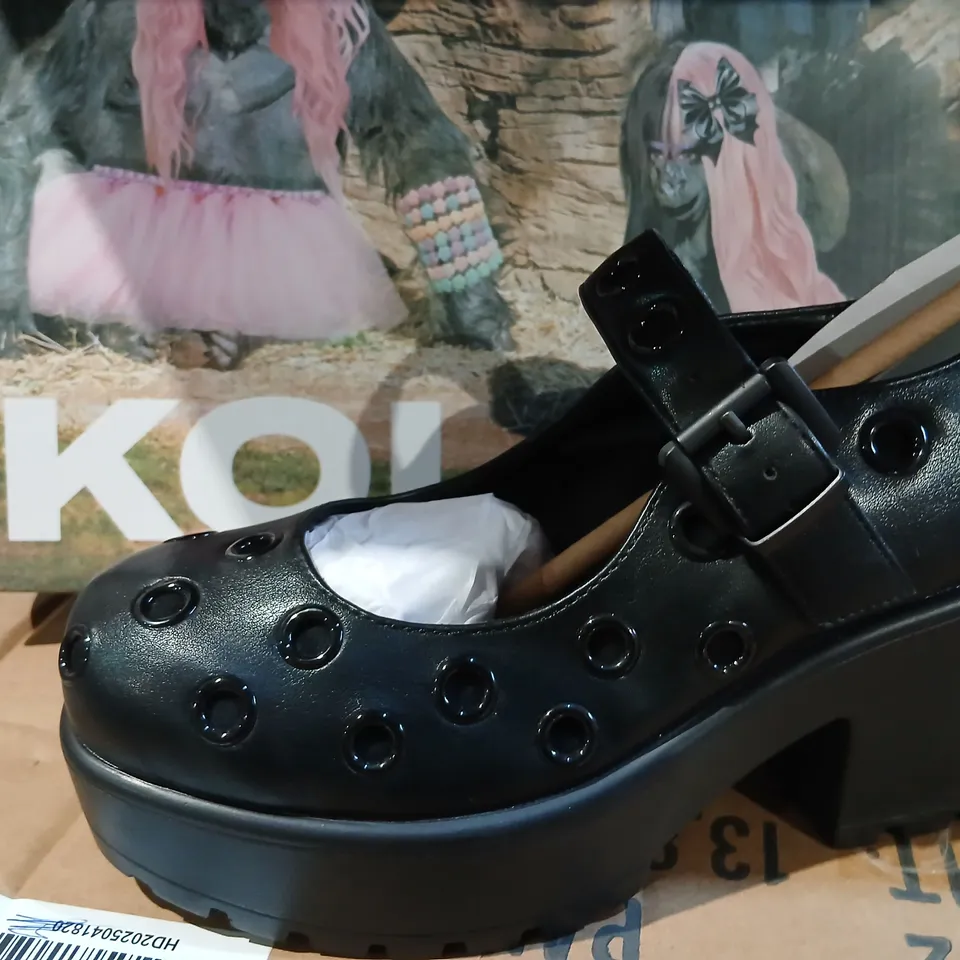 BOXED KOI TIRA MARY JANES 'ALCOVE EDITION' – UK3 – BLACK
