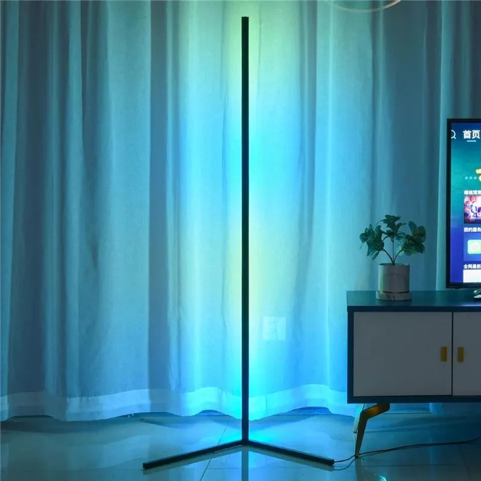BOXED TOOBORAC 140cm LED NOVELTY FLOOR LAMP (1 BOX)