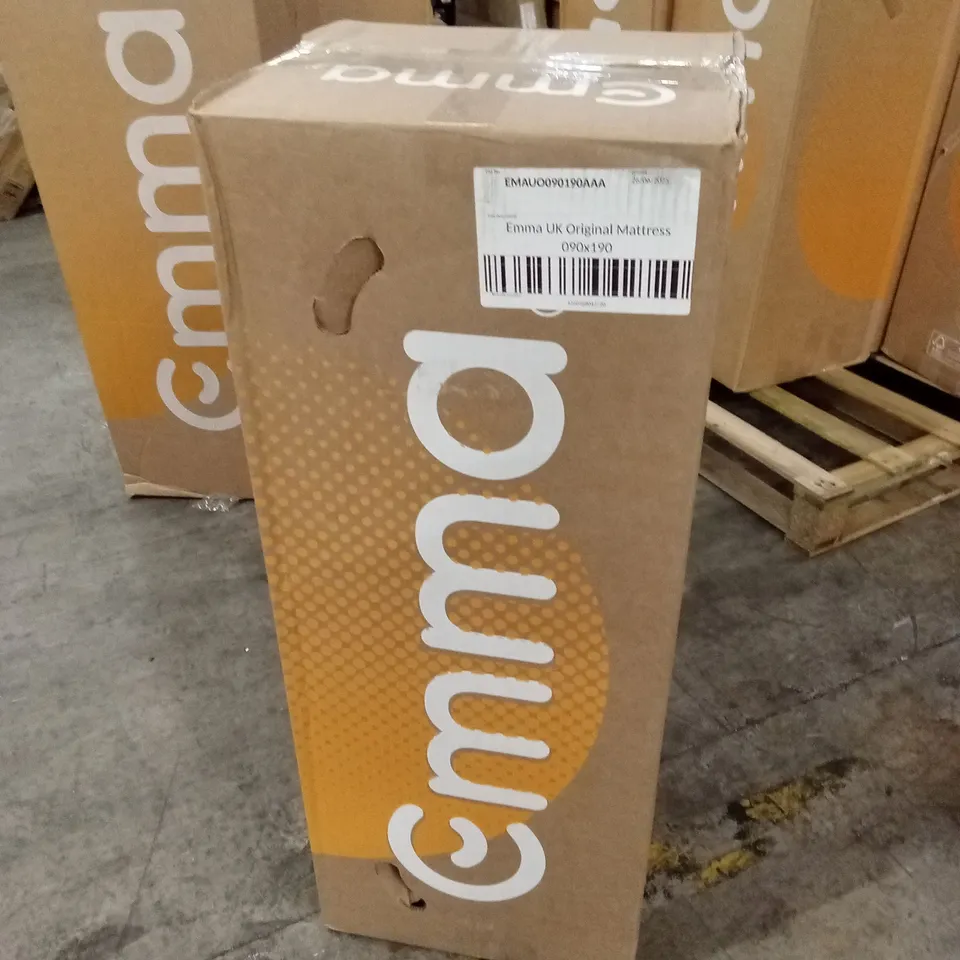 BRAND NEW BOXED AND ROLLED EMMA UK ORIGINAL MATTRESS 090 X 190CM (SINGLE SIZE)