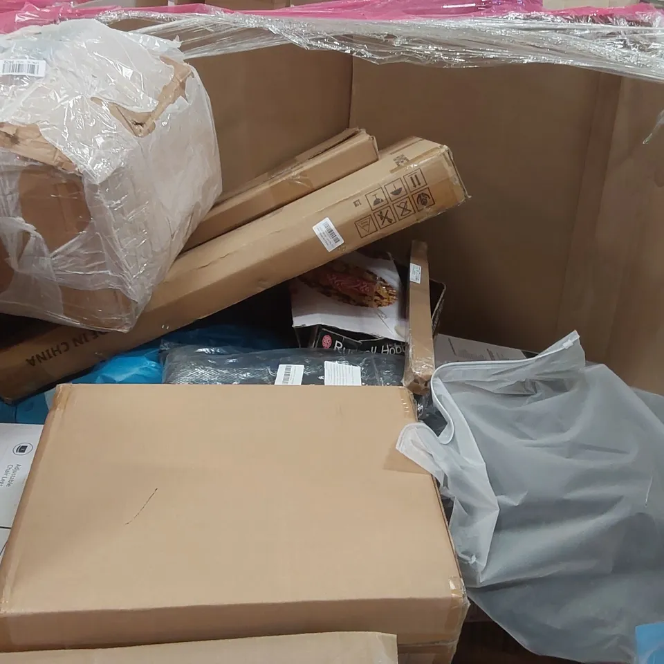 PALLET OF ASSORTED ITEMS INCLUDING: REVERSE OSMOSIS SYSTEM, BLENDER, COOKER HOOD, BABY BOOSTER SEAT, CAT CLIMBING FRAME ECT