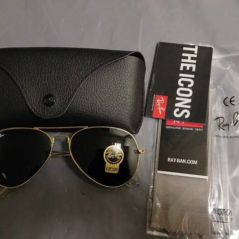 BOXED PAIR OF RAY BAN GLASSES WITH G-15 LENS IN CASE