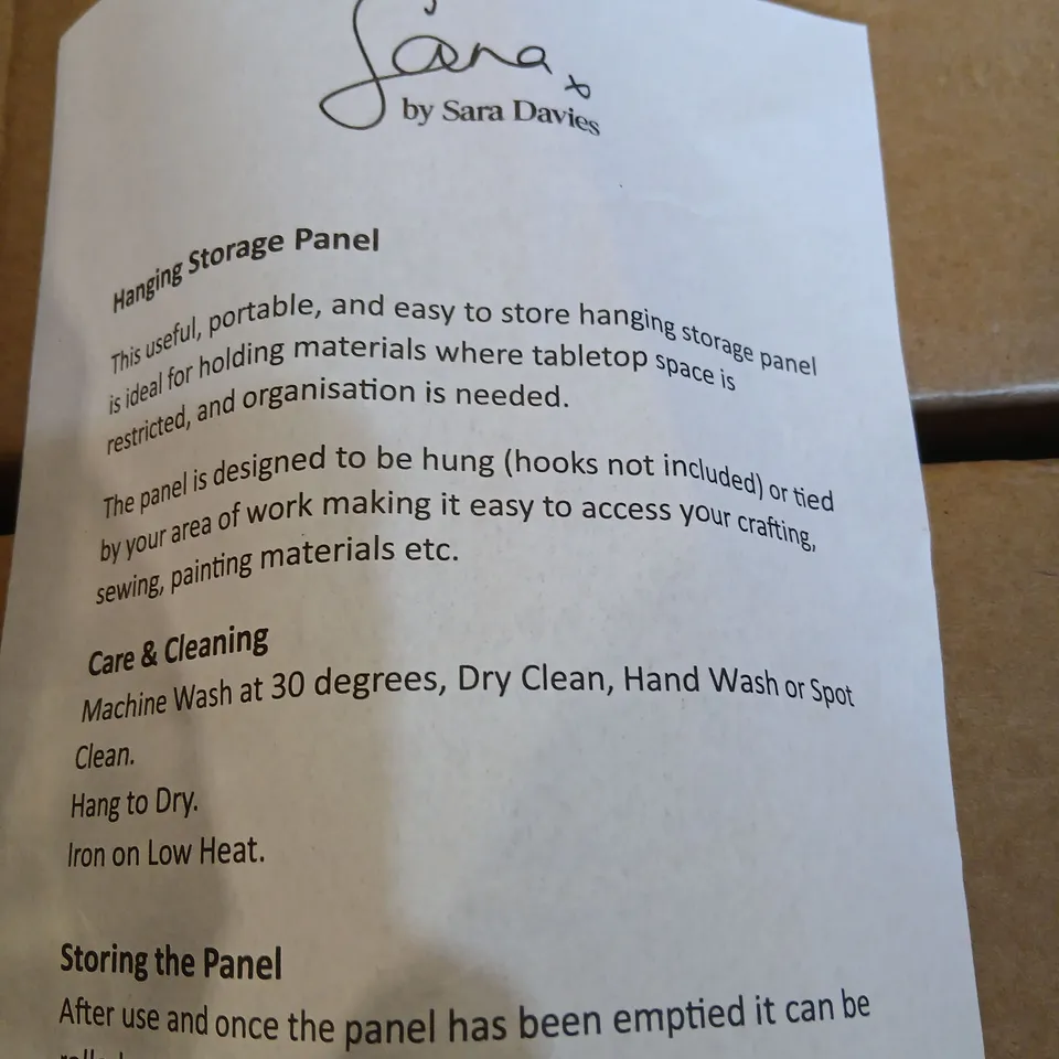 TEN SARA DAVIES HANGING STORAGE PANEL – STRIPED FABRIC WALL-HANGING ORGANISERS