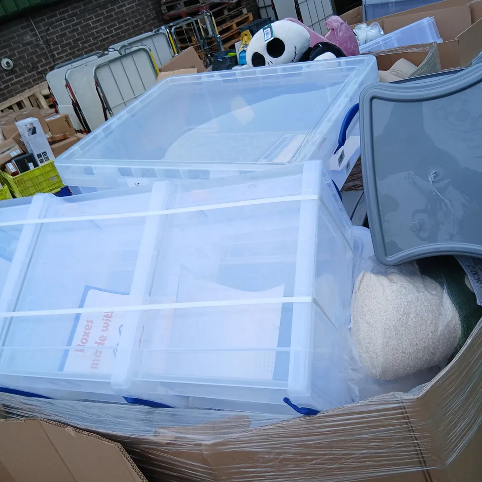 PALLET OF APPROXIMATELY 28 ASSORTED PRODUCTS TO INCLUDE; ARCH MIRROR, TUNNEL TENT, WARREN FIR TREE, REALLY USEFUL BOXES, WREATH BERRIES, STORAGE BOX AND BAMBOO SHADE