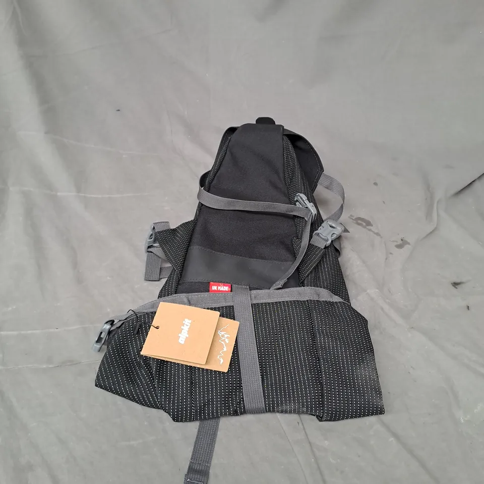 ALPKIT LUNAR KOALA 13L IN BLACK