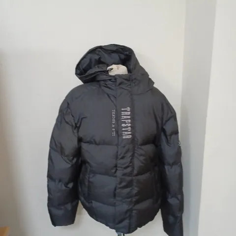 TRAPSTAR DECODED 2022 HOODED PUFFER COAT SIZE LARGE