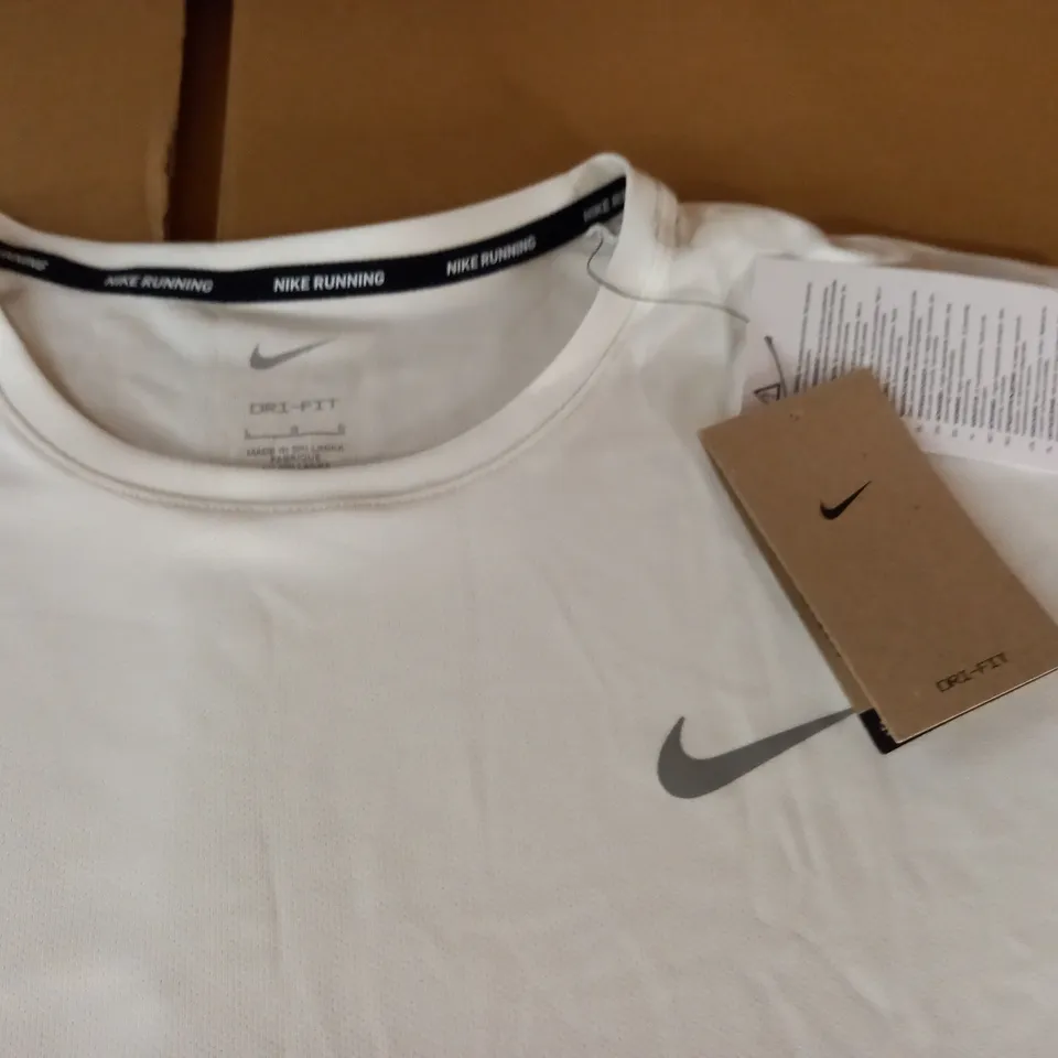 NIKE RUNNING WHITE T-SHIRT - L