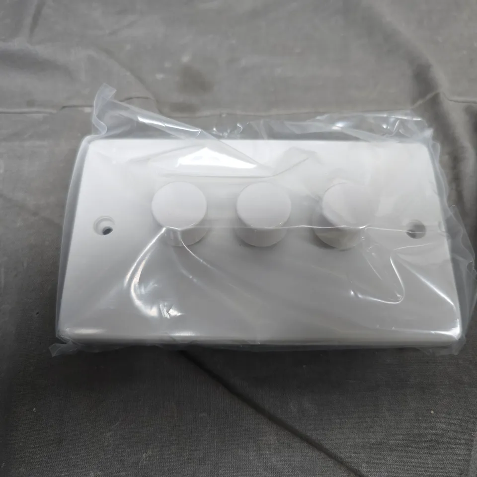 BOX OF 5 X ADVANCE 3 GANG 2 WAY 400 DIMMER SWITCH 