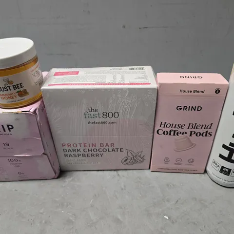 APPROXIMATELY 10 ASSORTED FOOD & DRINK ITEMS TO INCLUDE - HUEL VANILLA . JUST BEE HONEY , GRIND COFFEE PODS HOUSE BLEND ETC