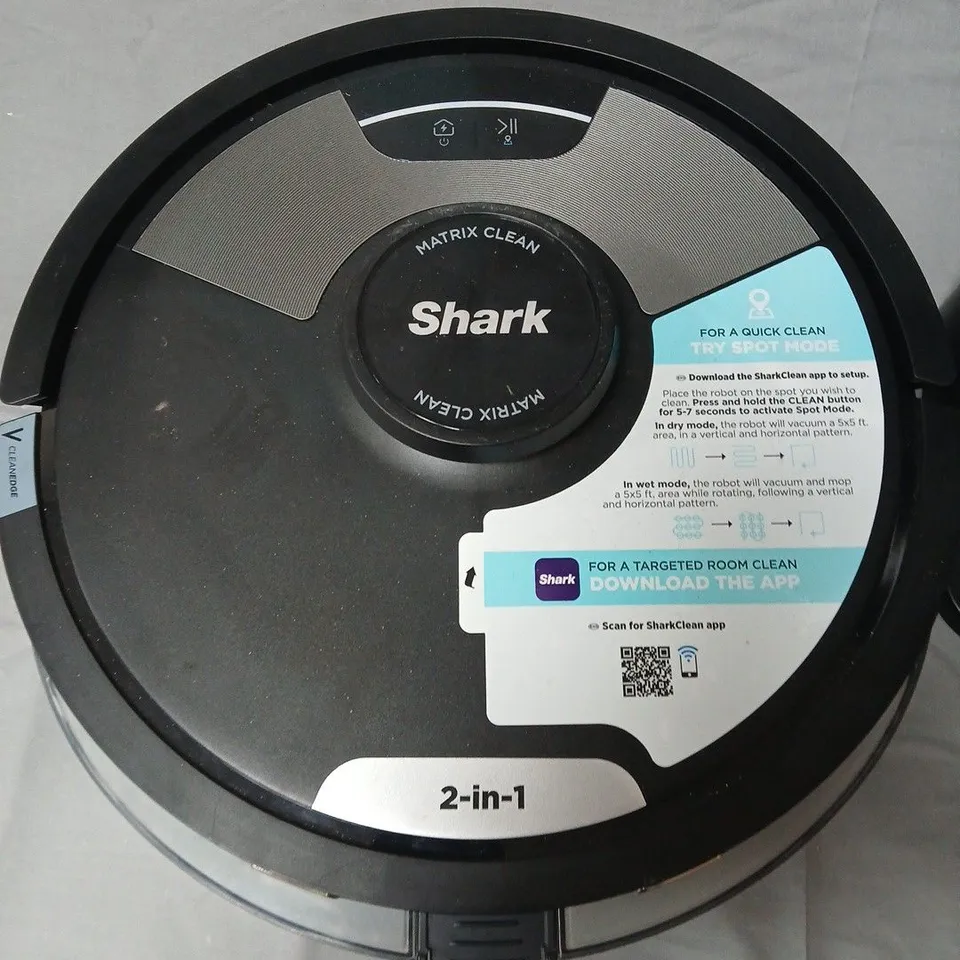 SHARK MATRIX PLUS 2-IN-1 ROBOTIC VACUUM CLEANER WITH DOCKING STATION
