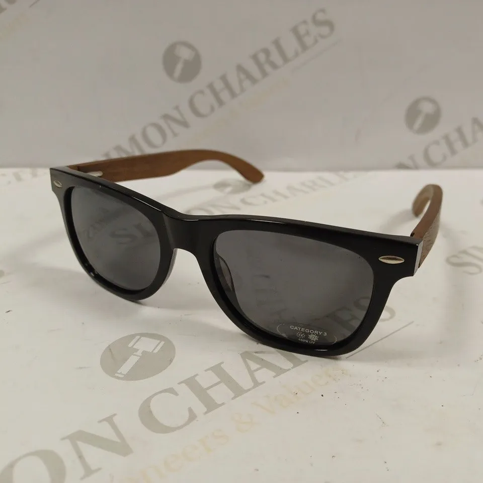DUCO 38TH AVENUE JOHN F KENNEDY WOOD & PLASTIC GLASSES WITH CASE