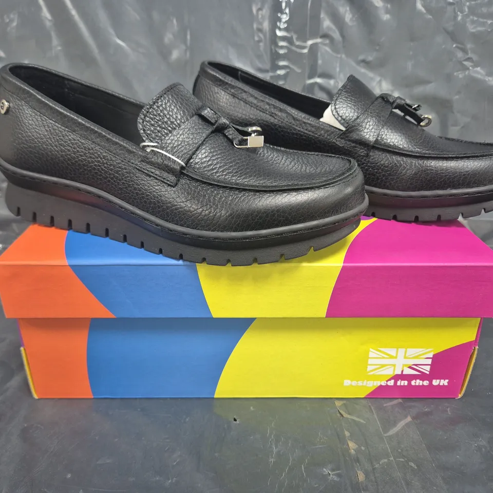 BOXED PAIR OF ADESSO LYRA LOAFERS IN LIQUORICE SIZE 4
