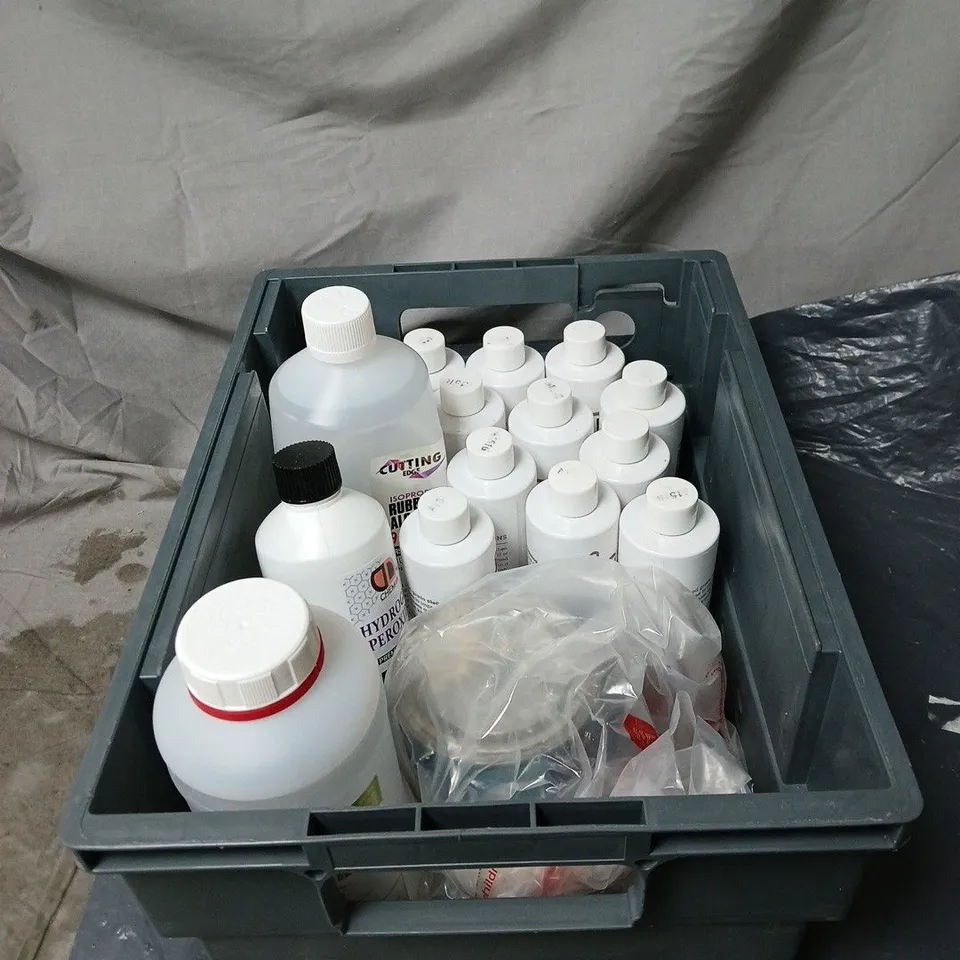 APPROXIMATELY 15 ASSORTED ITEMS TO INCLUDE CUTTING BOARD SOAP, ETHYL ACETATE ETC