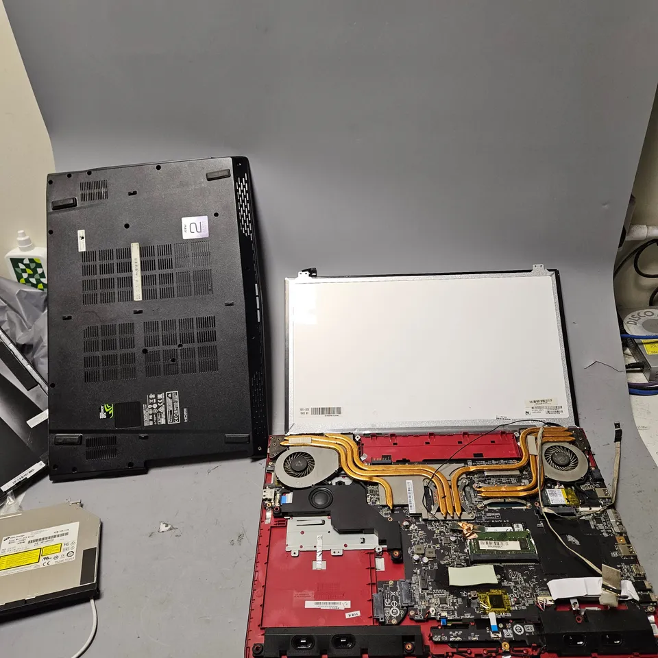 BOXED DISMANTLED MSI GE72 VR APACHE PRO GAMING LAPTOP 