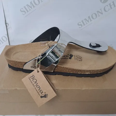 BOXED BONOVA SILVER OPEN TOED SANDALS SIZE 6