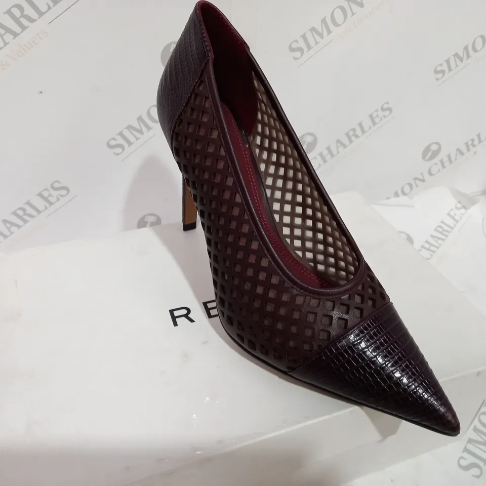 BOXED REISS CLOVER LIZARD STYLE POMEGRANATE COLOURED HEELS - SIZE 6