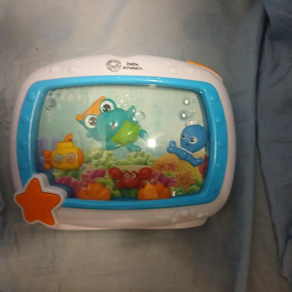 BABY EINSTEIN TV-STYLE OCEAN SCENE TOY – UNDERWATER SEA LIFE (BLUE/WHITE)