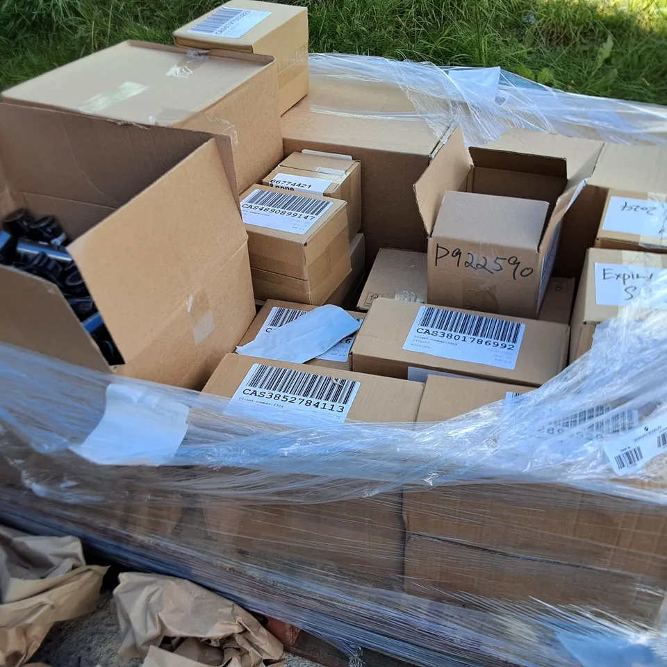 PALLET CONTAINING APPROXIMATELY 18 BOXES OF ASSORTED ITEMS TO INCLUDE HAIR BUILDING FIBRES, PYRON-C SERUM AND GLYCOLIC ACID