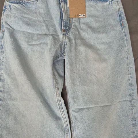 PULL & BEAR LOOSE JEANS IN LIGHT BLUE SIZE 29