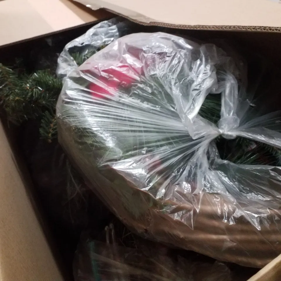 PALLET CONTAINING ASSORTED CHRISTMAS PRODUCTS & DECORATIONS INCLUDING BOTTLE BRUSH LED TREES, POP UP ADVENT CALENDARS, CHRISTMAS GIFT BOXES & WREATHS