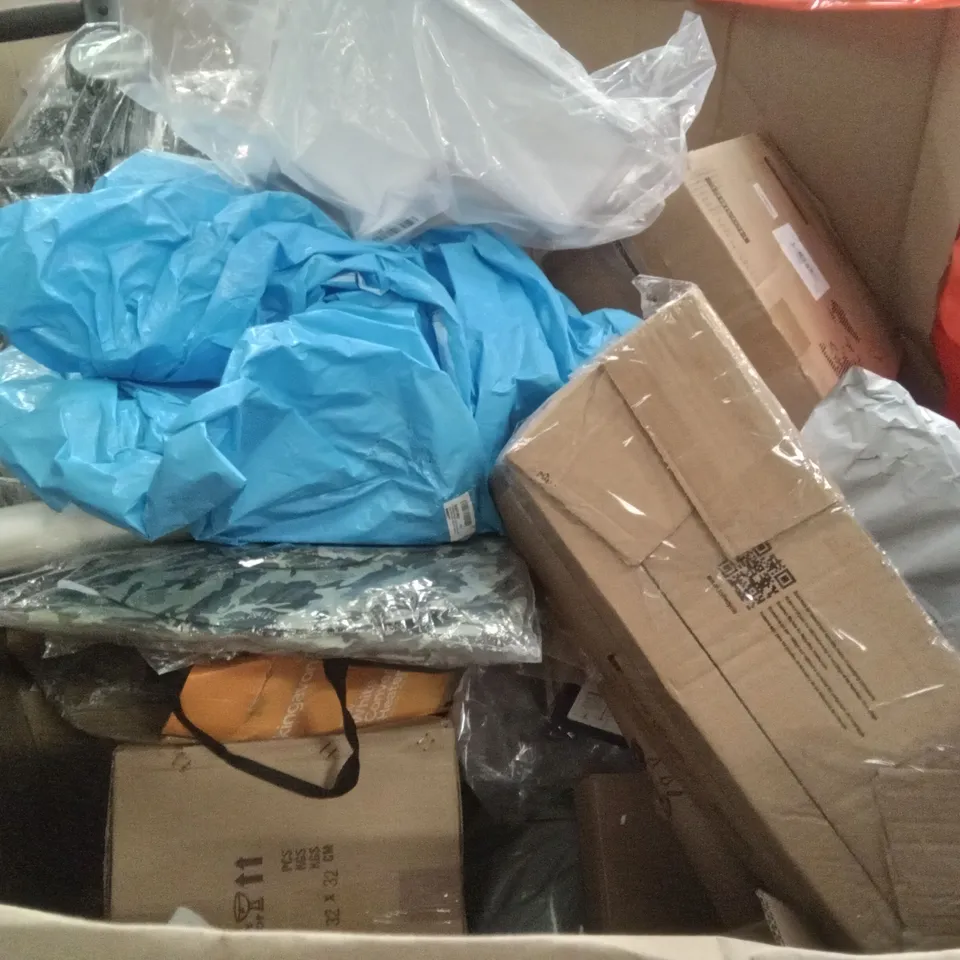 PALLET OF ASSORTED ITEMS INCLUDING NARROW BEZEL LED DISPLAY, TKING SKATEBOARD, TAIYUHOMES DAY AND NIGHT ROLLER BLINDS, WARM&LOVE CHEST OF DRAWERS, WHITE CONVECTOR HEATER, ENYAA SPIN MOP