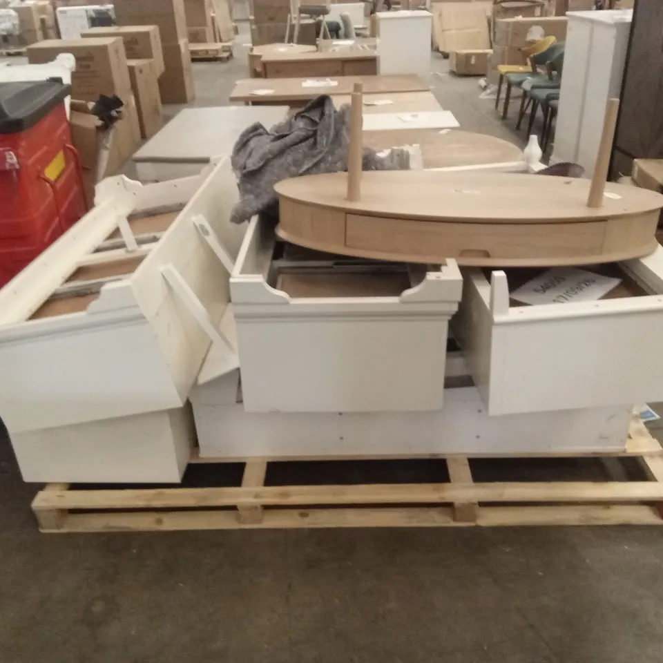 PALLET OF ASSORTED INCOMPLETE OR DAMAGED DESIGNER FURNITURE AND FURNITURE PARTS