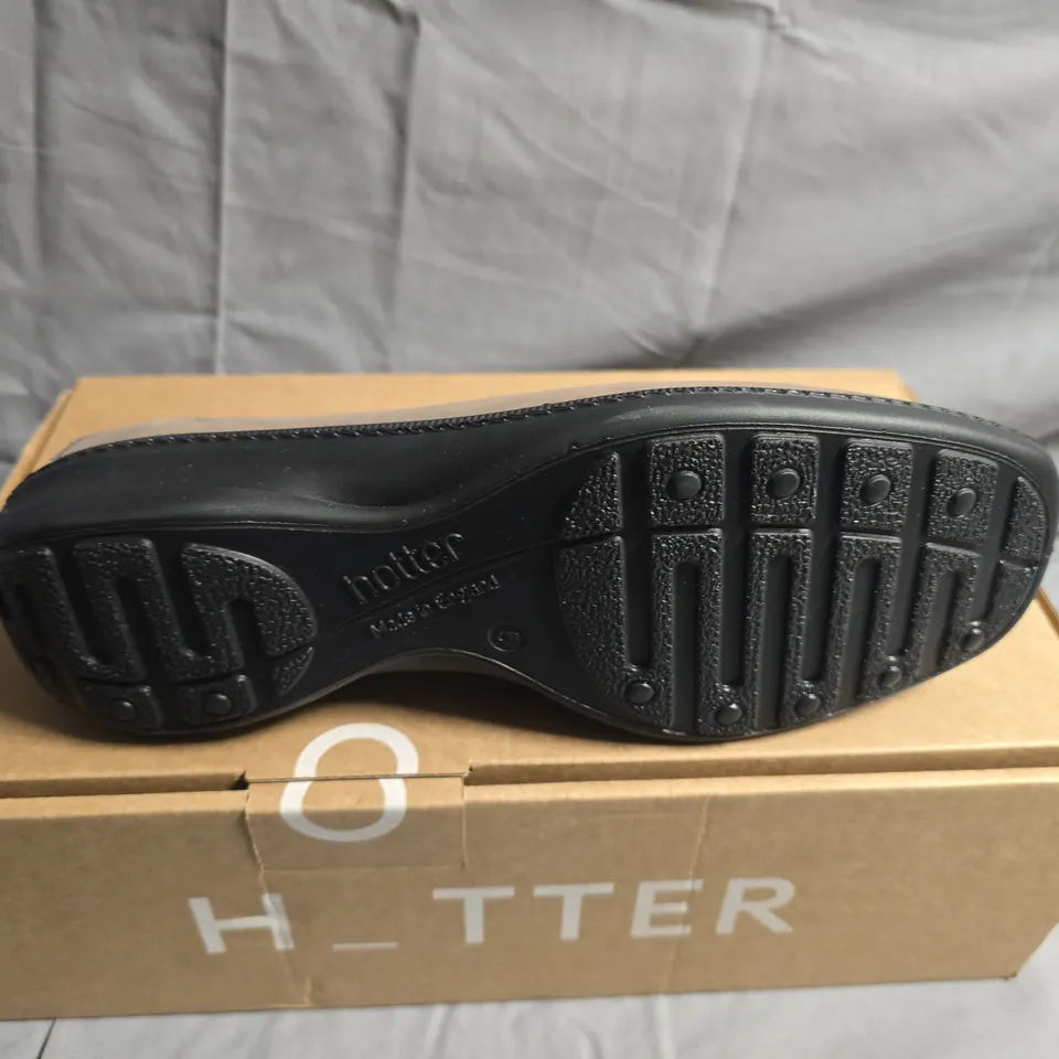 BOXED PAIR OF HOTTER HAVANA SHOES - UK SIZE 5