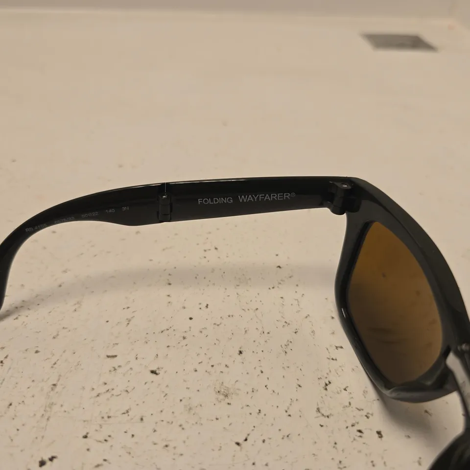 RAY BAN FOLDING WAYFARER BOXED