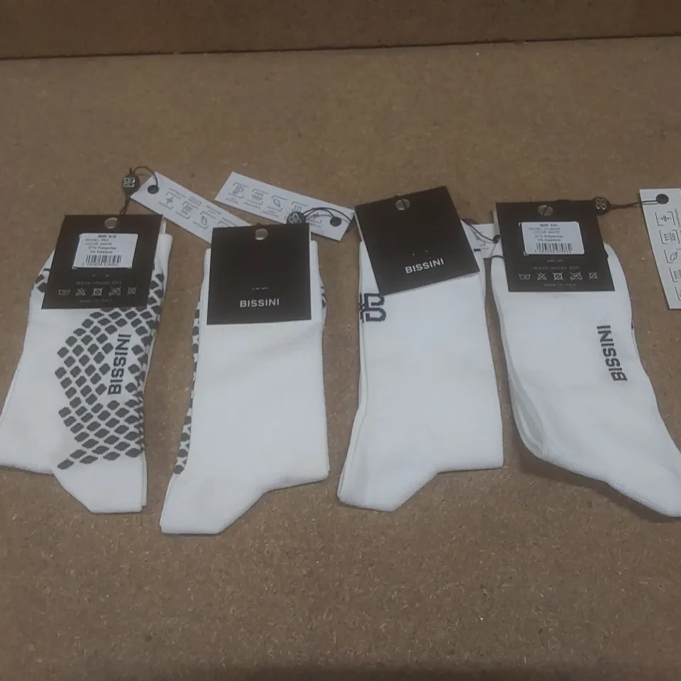 BOX TO CONTAIN A LARGE QUANTITY OF BRAND NEW PAIRS OF BISSINI CYCLING SOCKS - WHITE // 1 PAIR PER PACK