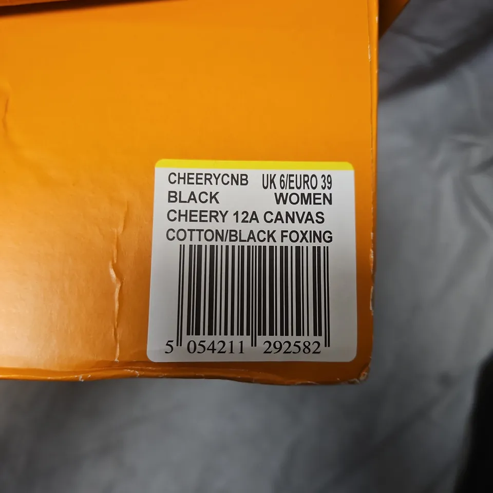 BOXED ROCKET DOG CHEERY CANVAS SNEAKERS – BLACK, UK 6 (EU 39) – WOMEN'S