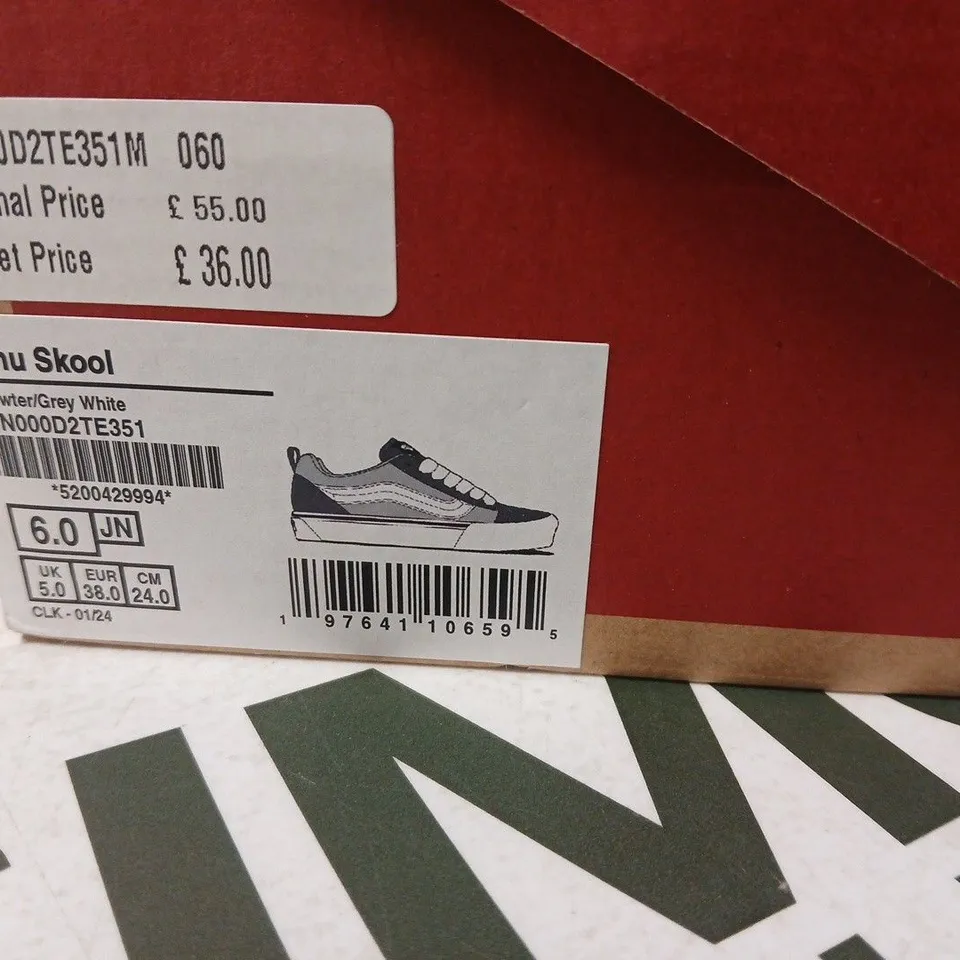 VANS KNU SKOOL SNEAKERS – GREY/PEWTER & WHITE – UK 6 (MEN'S) – BOXED