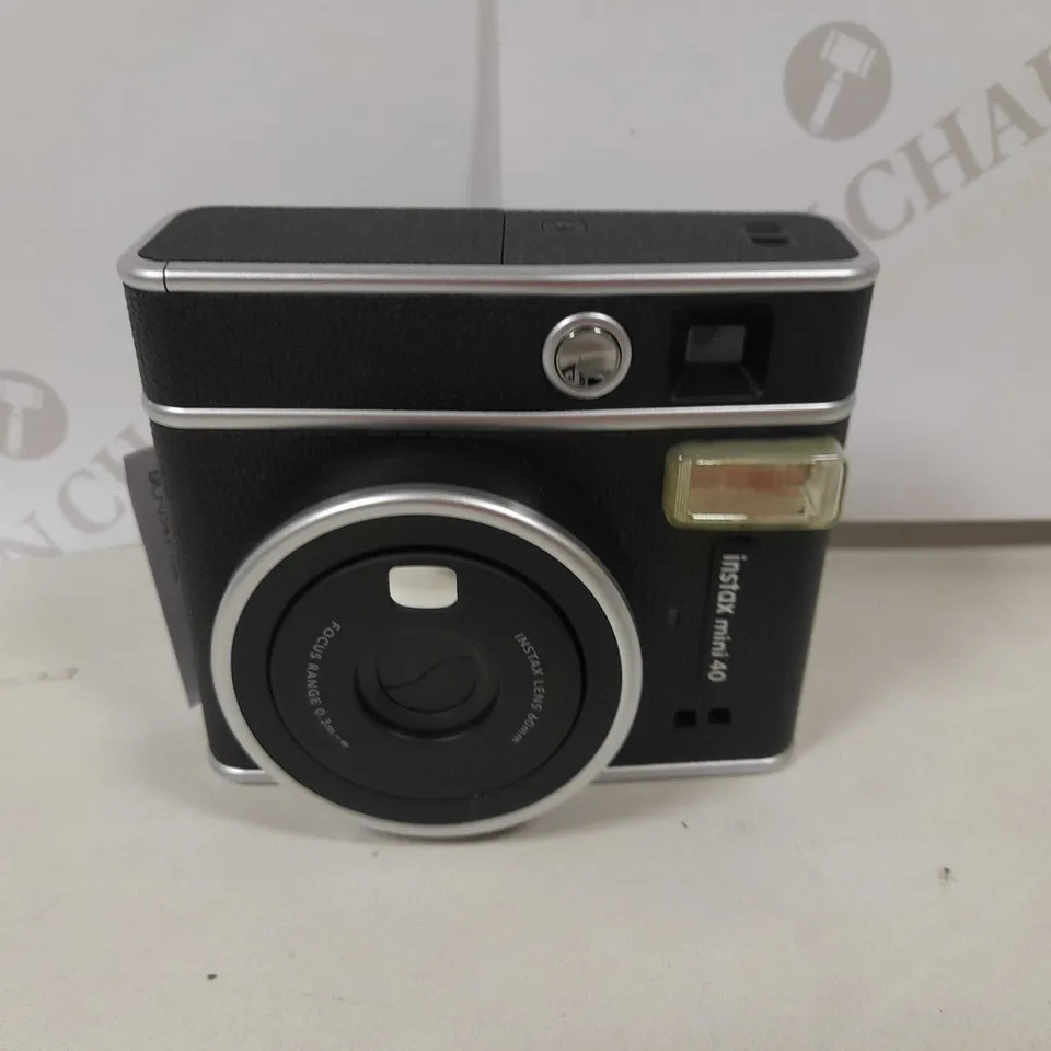 BOXED FUJIFILM INSTAX MINI 40 INSTANT CAMERA
