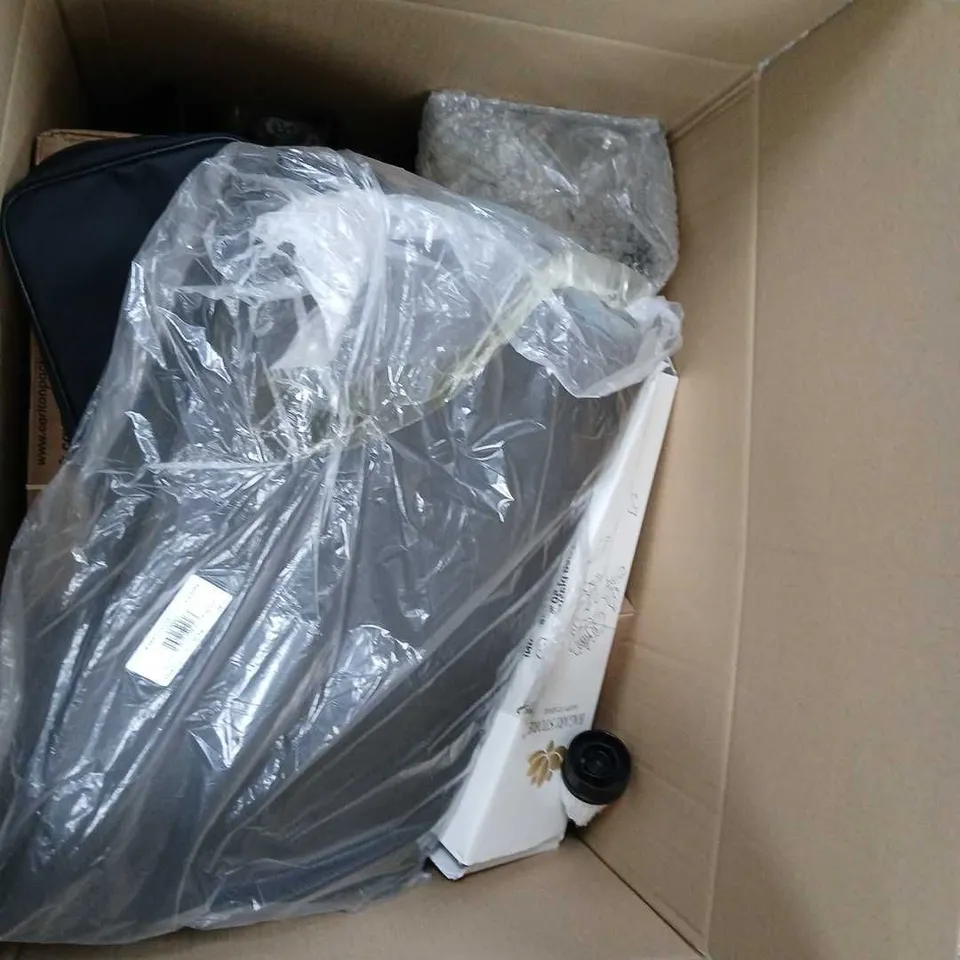 Mixed lot – Large wrapped item with navy carry bag and assorted household accessories