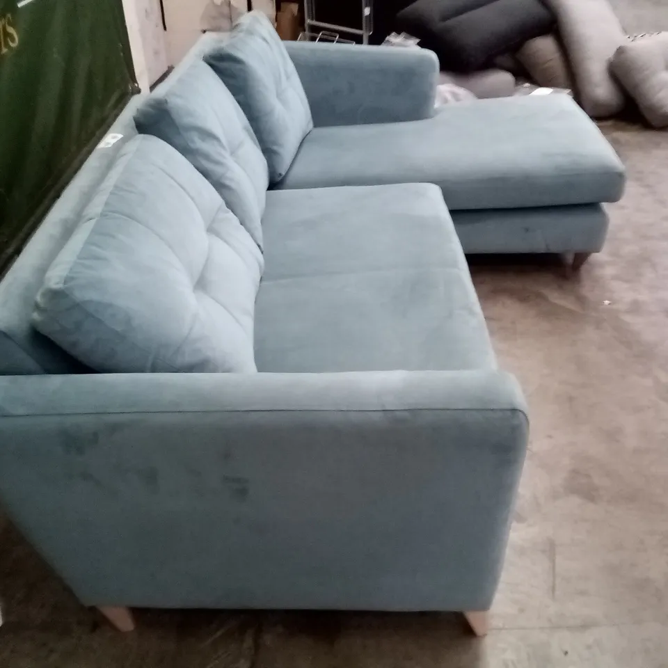 DESIGNER G PLAN HERMIONE CORNER SOFA WITH CHAISE END RHF - SHALLOW PUDD FABRIC 