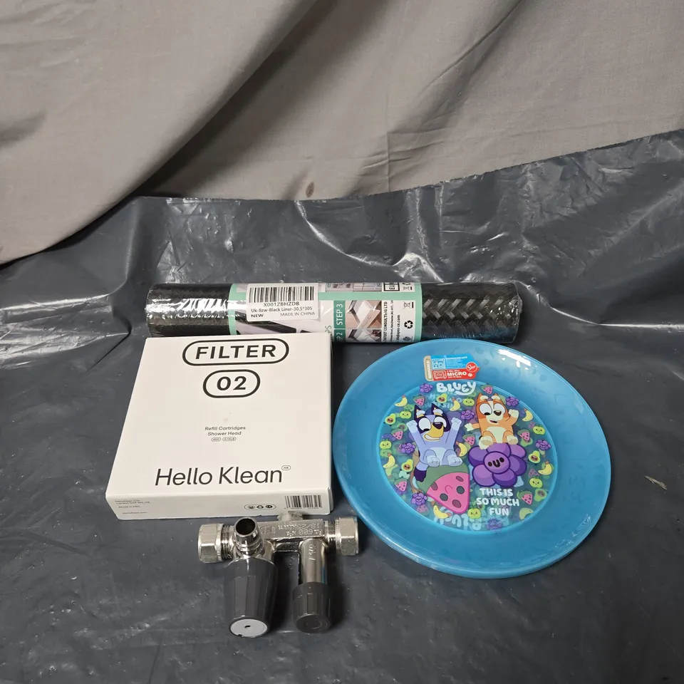 APPROXIMATELY 20 ASSORTED ITEMS TO INCLUDE BLUEY PLATES, BLACK LINER, SHOWER HEAD REFILL CARTRIDGE, PLUMBING PART ETC