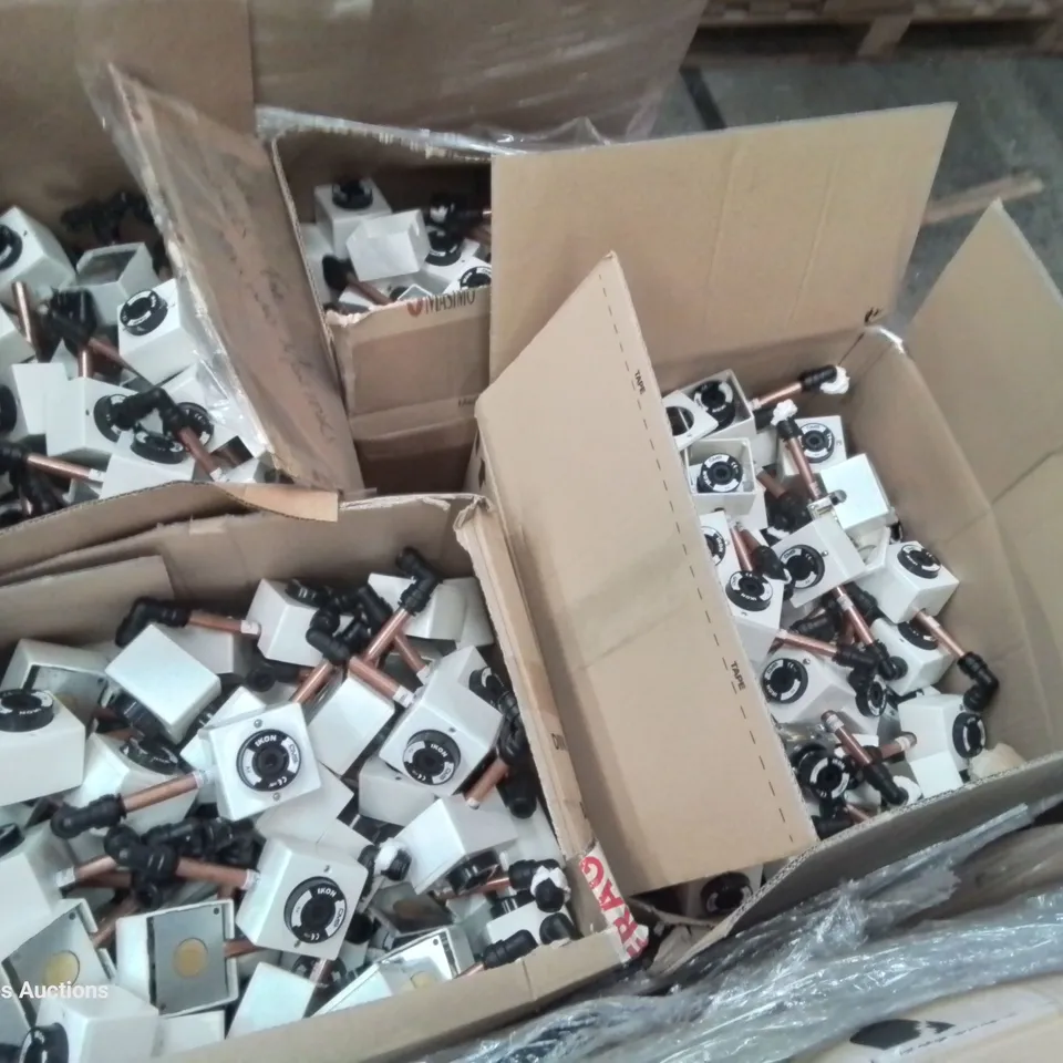 PALLET OF APPROXIMATELY 400 CMS IKON OXYGEN BRACKETS