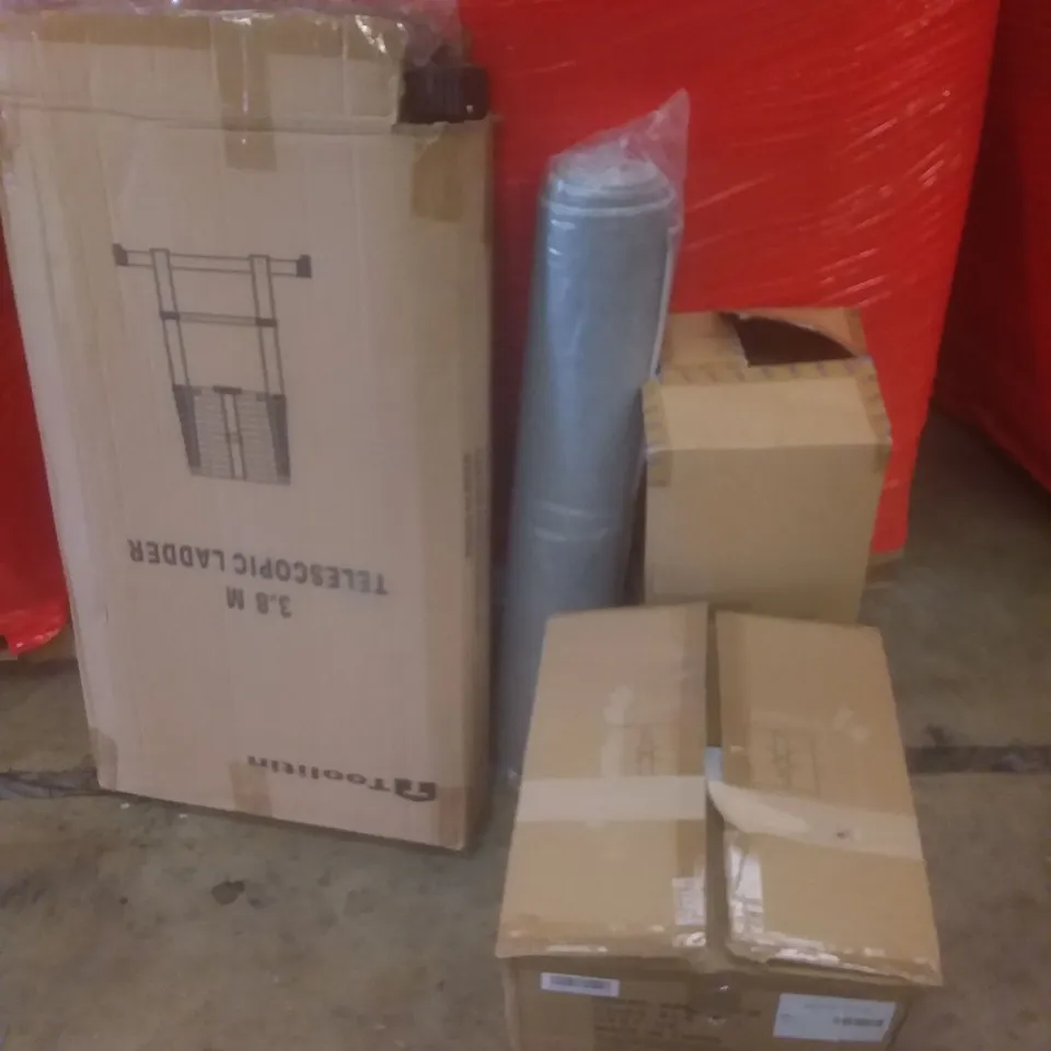 PALLET OF ASSORTED ITEMS INCLUDING TELESCOPIC LADDER, READING PILLOW, AIR FRYER