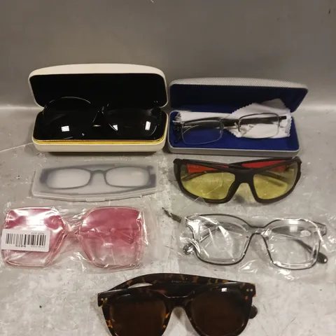 APPROXIMATELY 20 ASSORTED GLASSES/SUNGLASSES IN VARIOUS DESIGNS 