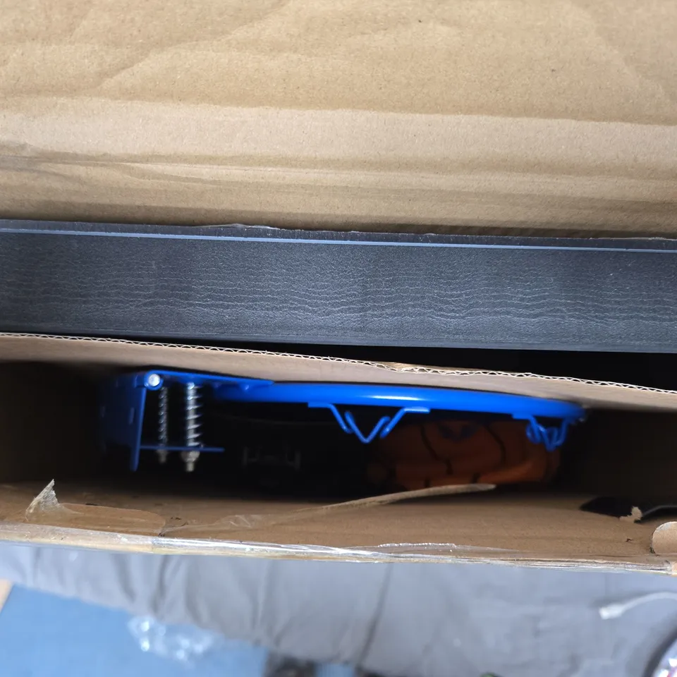 BOXED HY-PRO REBOUND RIOT BASKETBALL