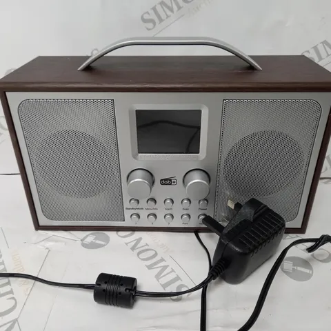 PORTABLE AM/FM RADIO IN BLACK