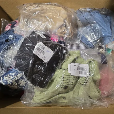 APPROXIMATELY 35 ASSORTED CLOTHING ITEMS IN VARIOUS SIZES, STYLES & COLOURS TO INCLUDE BRANDS SUCH AS WEIRD FISH, MONSOON, D&CO, ETC - COLLECTION ONLY